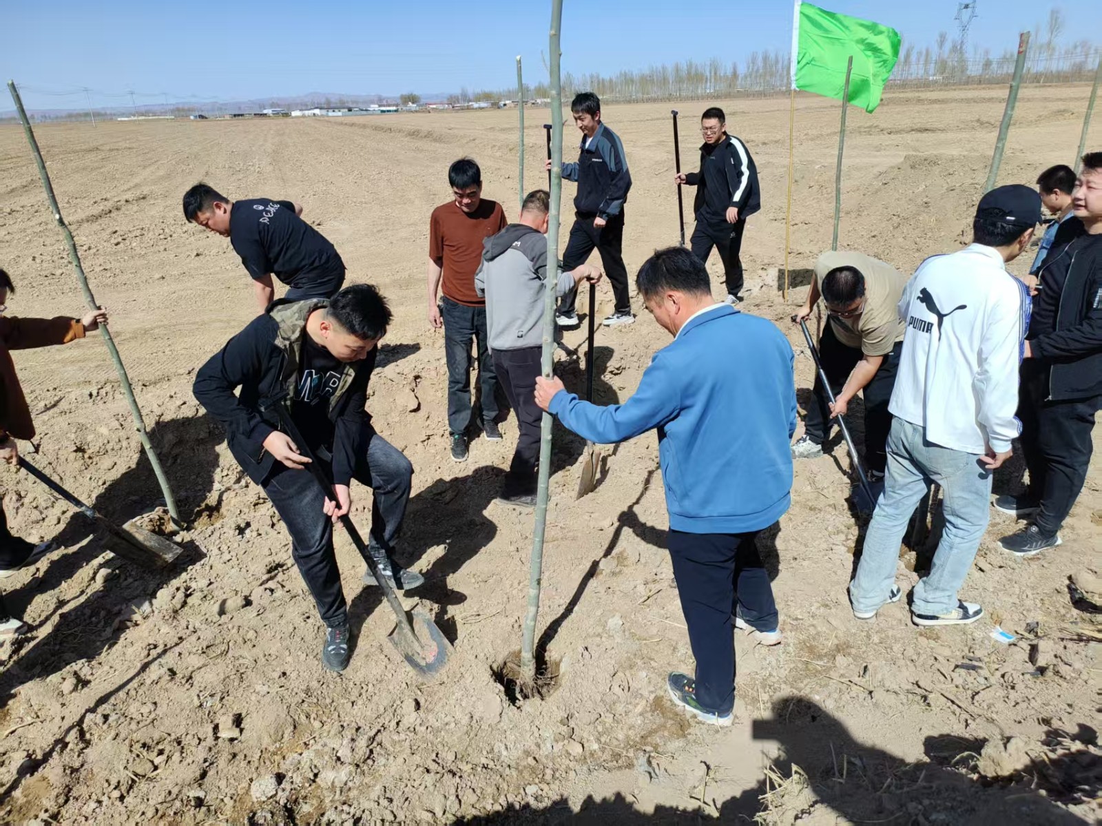 1744708496402015435.jpg 5756a635cdf6f2b2d48324f2cbd22b9.jpg